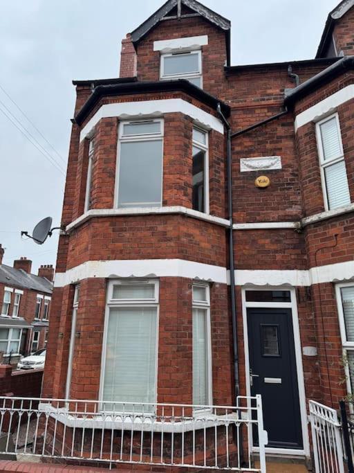 Stylish, Spacious And Central 4 Bedroom House Belfast Exterior photo