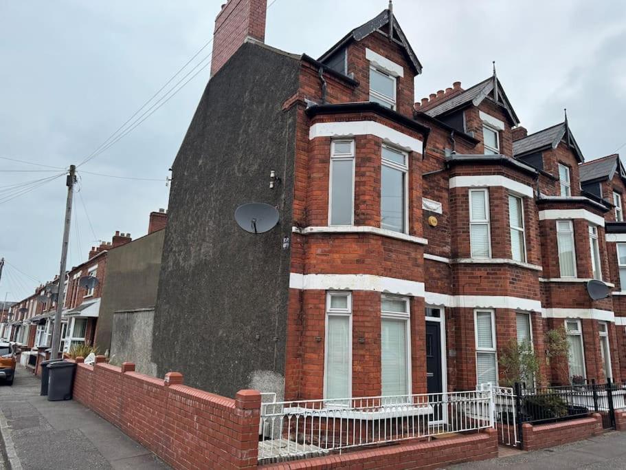 Stylish, Spacious And Central 4 Bedroom House Belfast Exterior photo