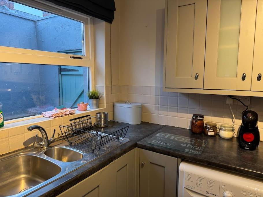 Stylish, Spacious And Central 4 Bedroom House Belfast Exterior photo