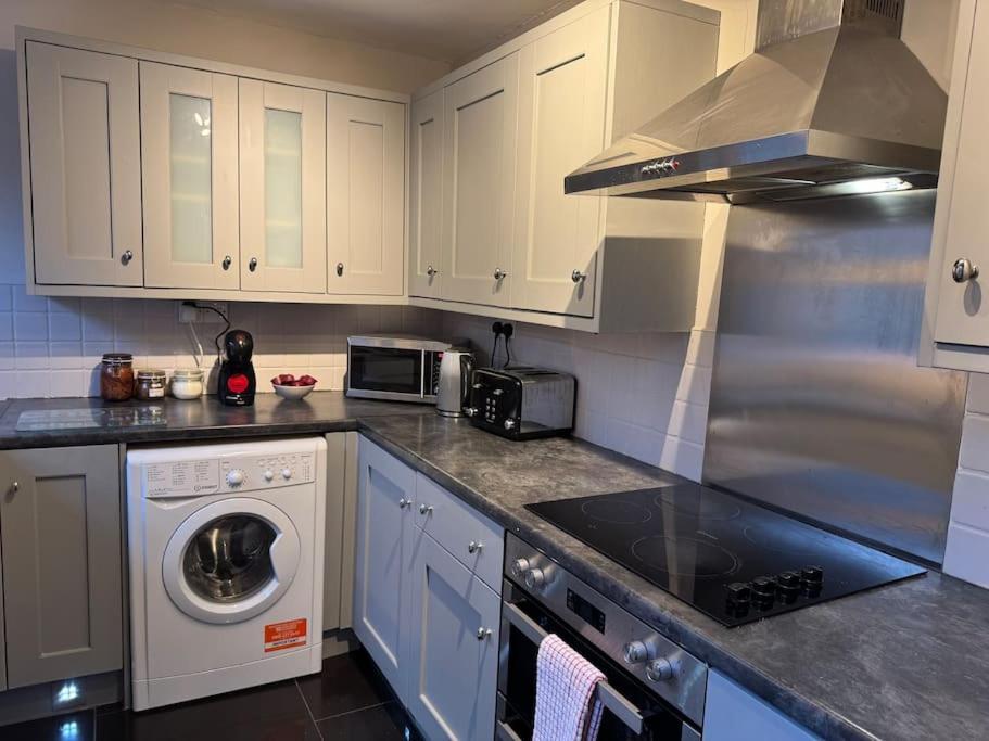 Stylish, Spacious And Central 4 Bedroom House Belfast Exterior photo